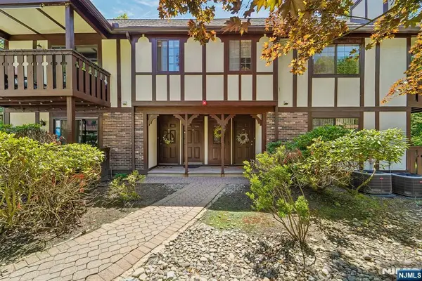 3811 Melville Court, Mahwah, NJ 07430