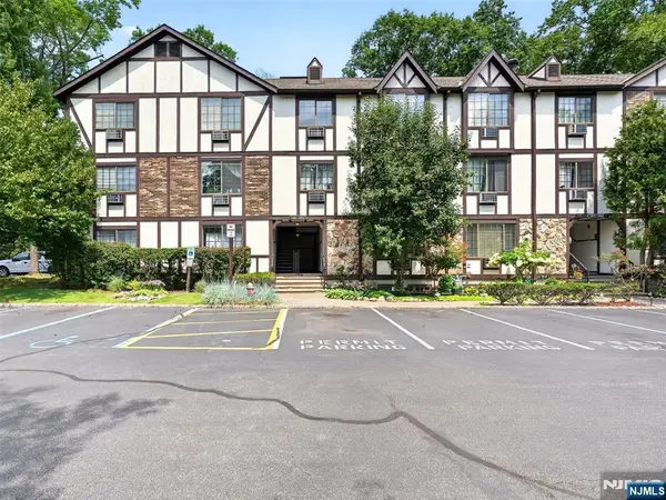1510 Faulkner Court, Mahwah, NJ 07430