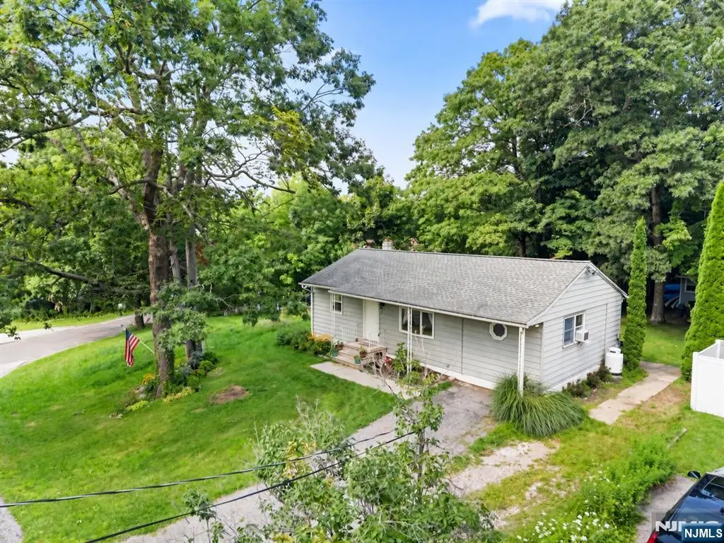 1 Ridgeview Court, Vernon, NJ 07422 - #1
