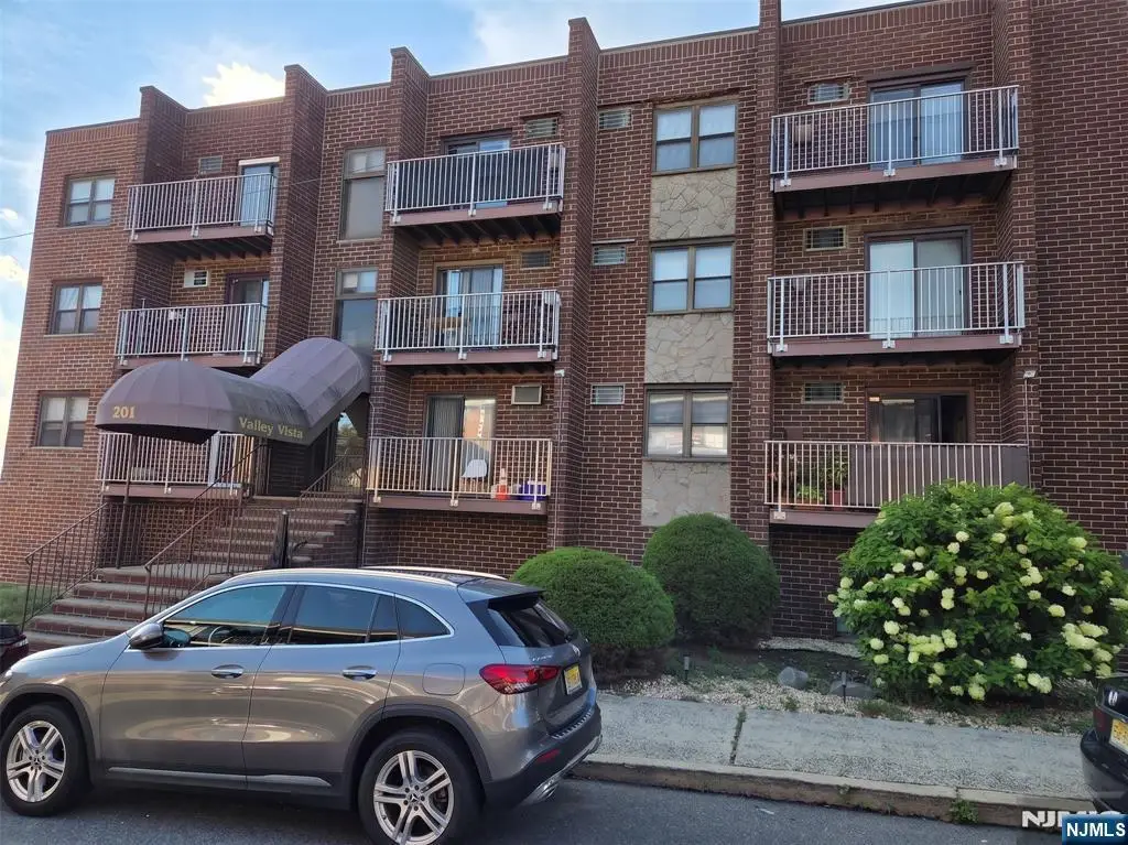 201 12th 25, Palisades Park, NJ 07650 - #1