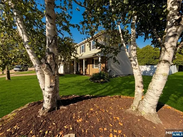45 Holyoke Road, Wayne, NJ 07470