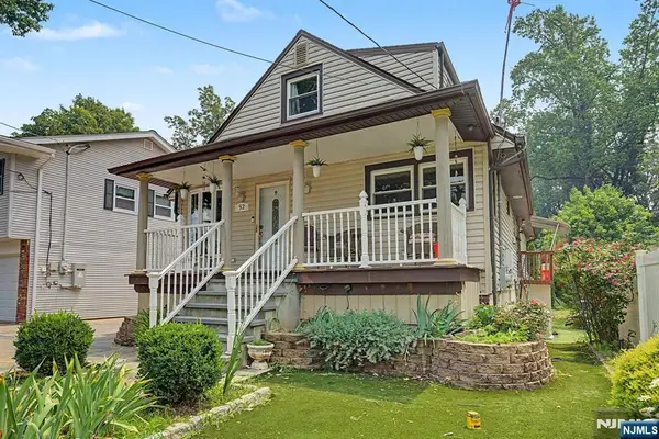 92 Blauvelt Avenue, Bergenfield, NJ 07621