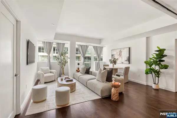 800 Ave At Port Imperial Boulevard 816, Weehawken, NJ 07086