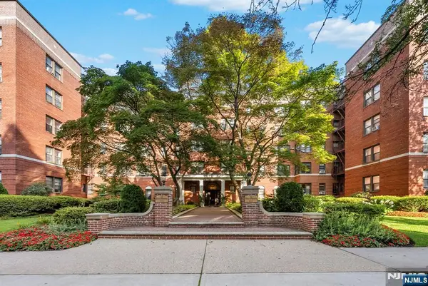100 Prospect Avenue 1F, Hackensack, NJ 07601