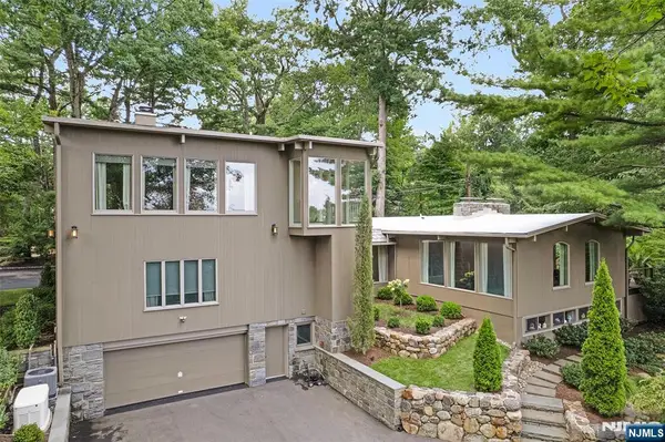 1 Driftway Street, Roseland, NJ 07068