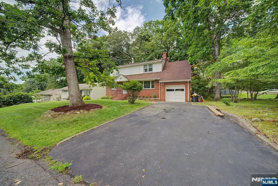27 Oswego Avenue, Oakland, NJ 07436 - #2