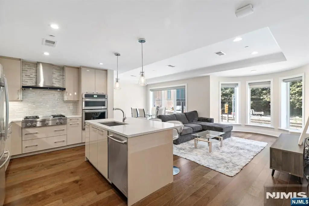 100 Eton Row 203, Weehawken, NJ 07086 - #1