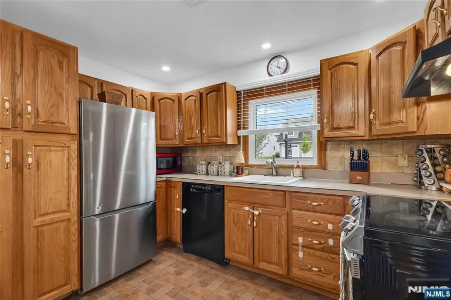 234 Howard Avenue, Rochelle Park, NJ 07662 - #2