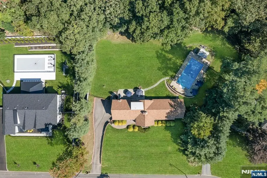 15 Candlestick Lane, Upper Saddle River, NJ 07458 - #2