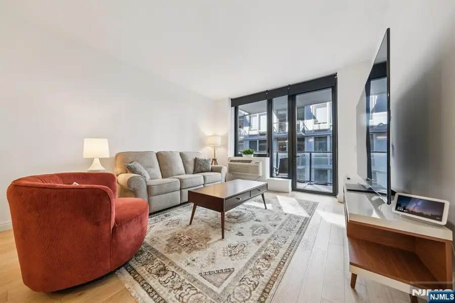160 1st Street 1111, Jersey City, NJ 07302 - #3