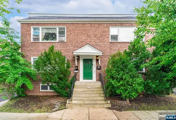 120-122 Tuxedo Parkway, Newark, NJ 07106