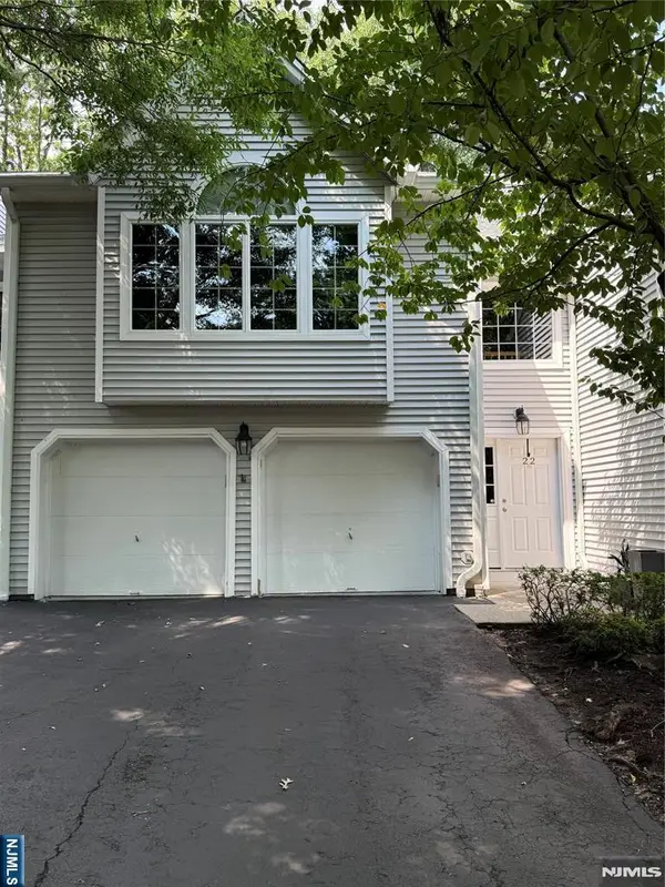 22 Bradshaw Court B5, Hillsdale, NJ 07642
