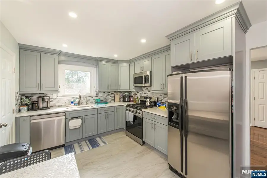 424 Oak Street, Ridgefield, NJ 07657 - #3