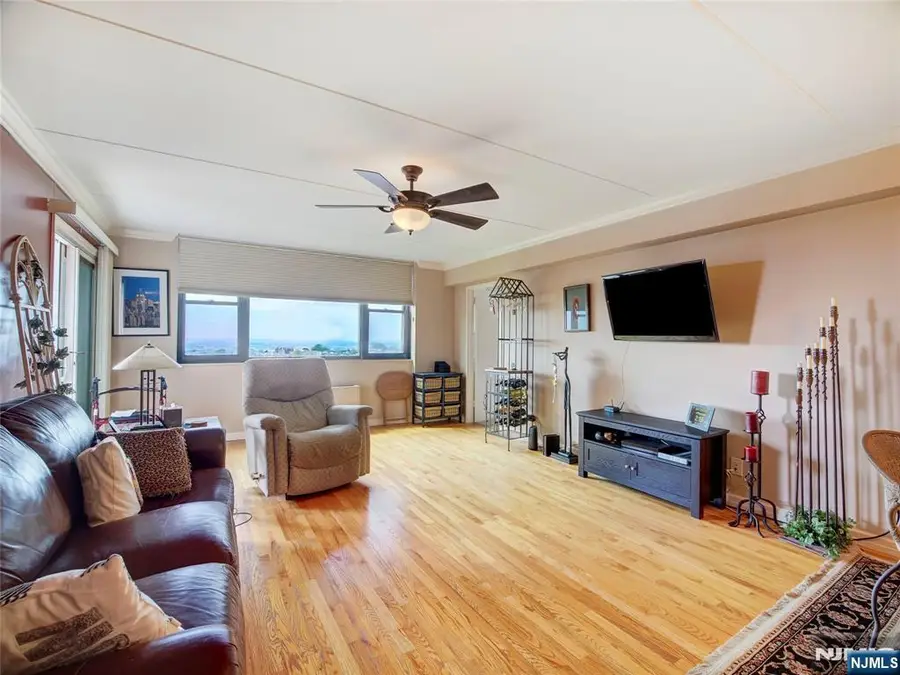 250 Gorge Road 22F, Cliffside Park, NJ 07010 - #2