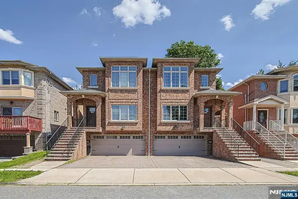 305 E Harriet Avenue B, Palisades Park, NJ 07650