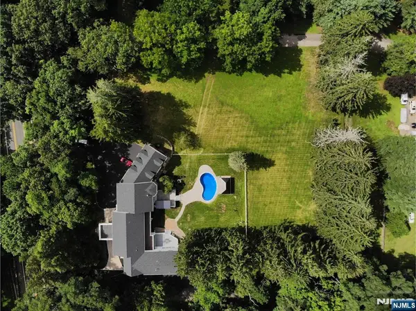 1050 Ramapo Valley Road, Mahwah, NJ 07430