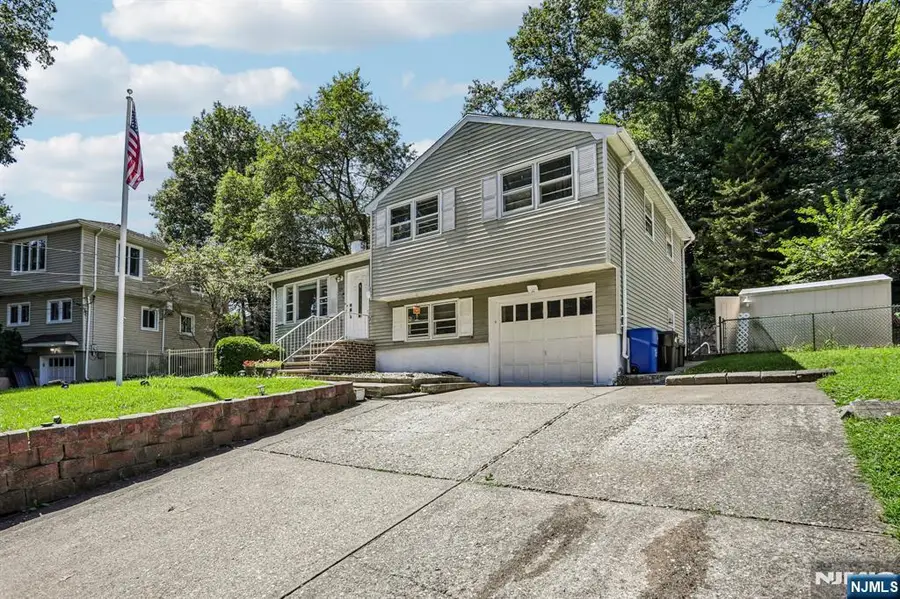 89 Knolls Road, Bloomingdale, NJ 07403 - #2