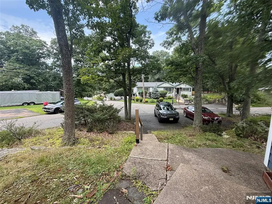 3 Illinois Trail, Hopatcong, NJ 07843 - #2