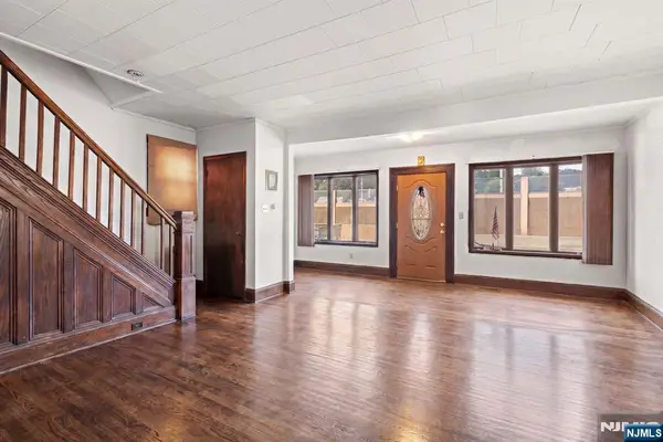 420 Rutherford Avenue, Lyndhurst, NJ 07071