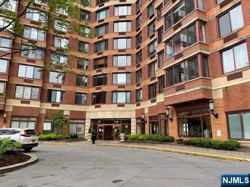 100 Old Palisade 2710, Fort Lee, NJ 07024