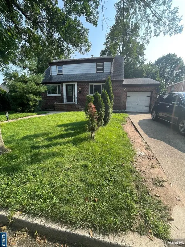 80 Circle Drive, Teaneck, NJ 07666