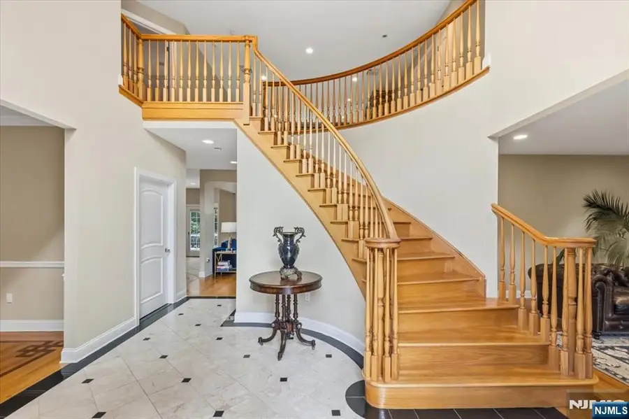 4 Centennial Court, Totowa, NJ 07512 - #3