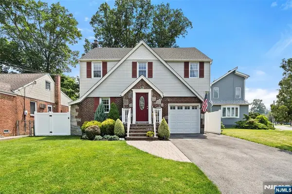 4 Saint Ann Place, Rochelle Park, NJ 07662