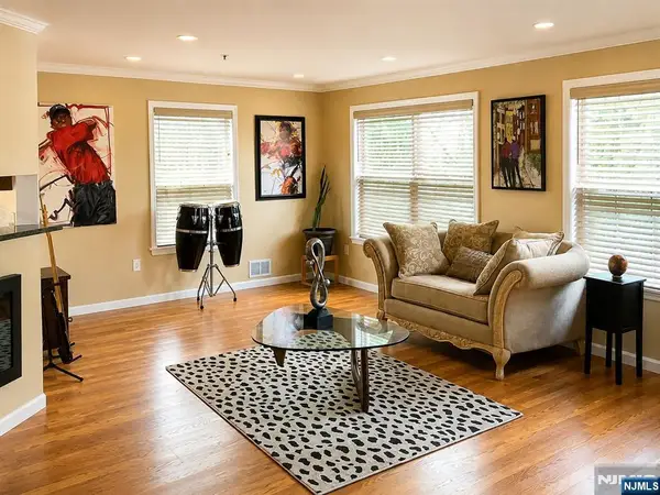 28 Richmond Street 1212, Newark, NJ 07103