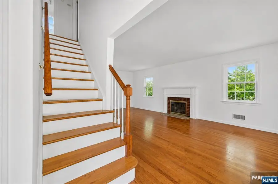 18 Mountainside Drive, Wayne, NJ 07470 - #2