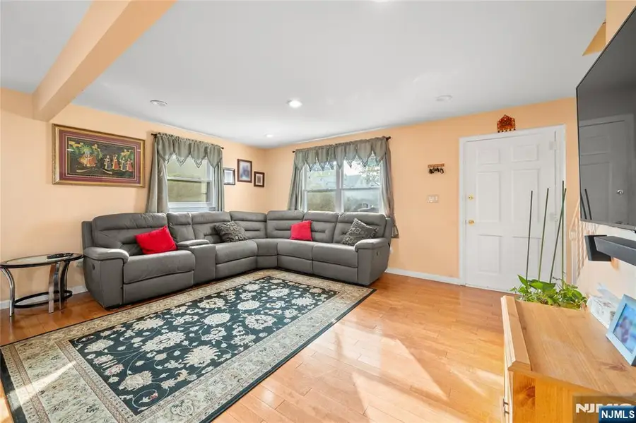 109 Maple Hill Road, Clifton, NJ 07013 - #3