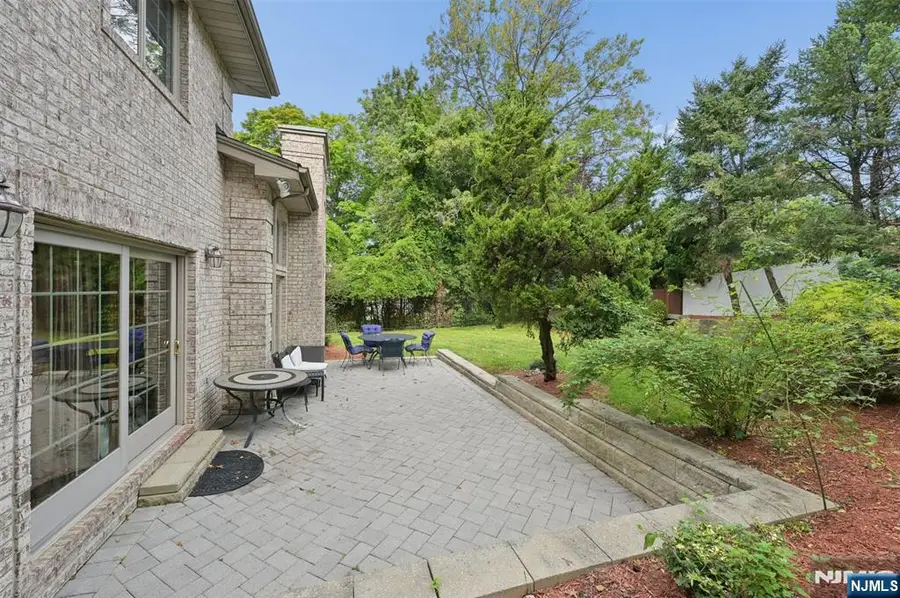 17 W Bayview Avenue, Englewood Cliffs, NJ 07632 - #3