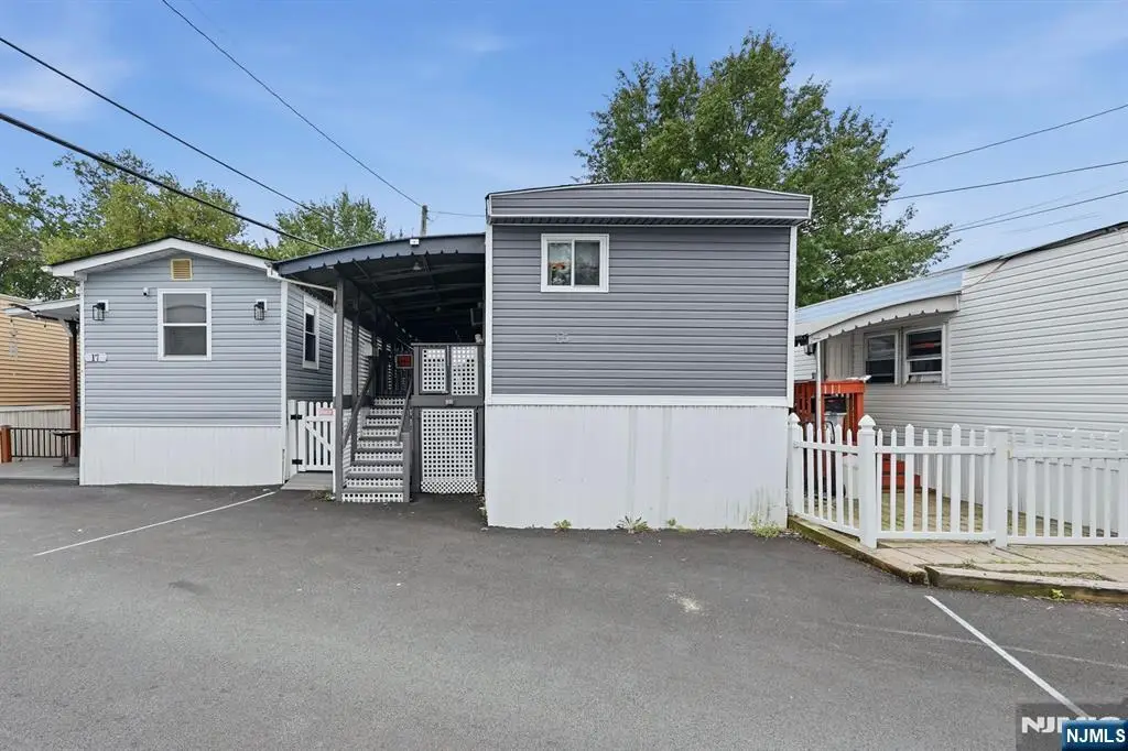 15 Austin Street, Moonachie, NJ 07074 - #1
