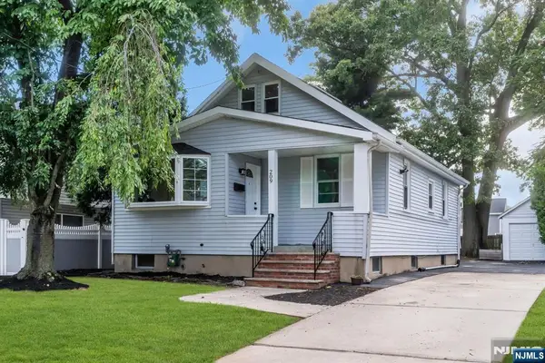 209 Michigan Avenue, Kenilworth, NJ 07033