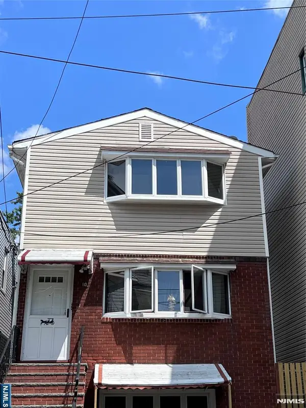 10 Roosevelt Terrace, Irvington, NJ 07111