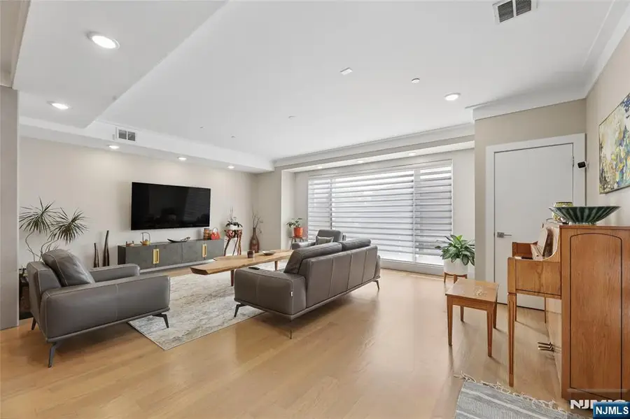 23 Lasher Lane, Edgewater, NJ 07020 - #2