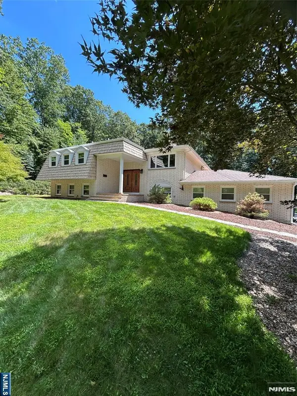 15 Sugar Hill Road, Kinnelon Borough, NJ 07405