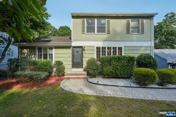 89 Minnehaha Boulevard, Oakland, NJ 07436