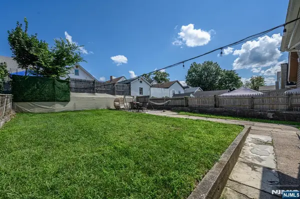25 Comfort Place, Clifton, NJ 07011