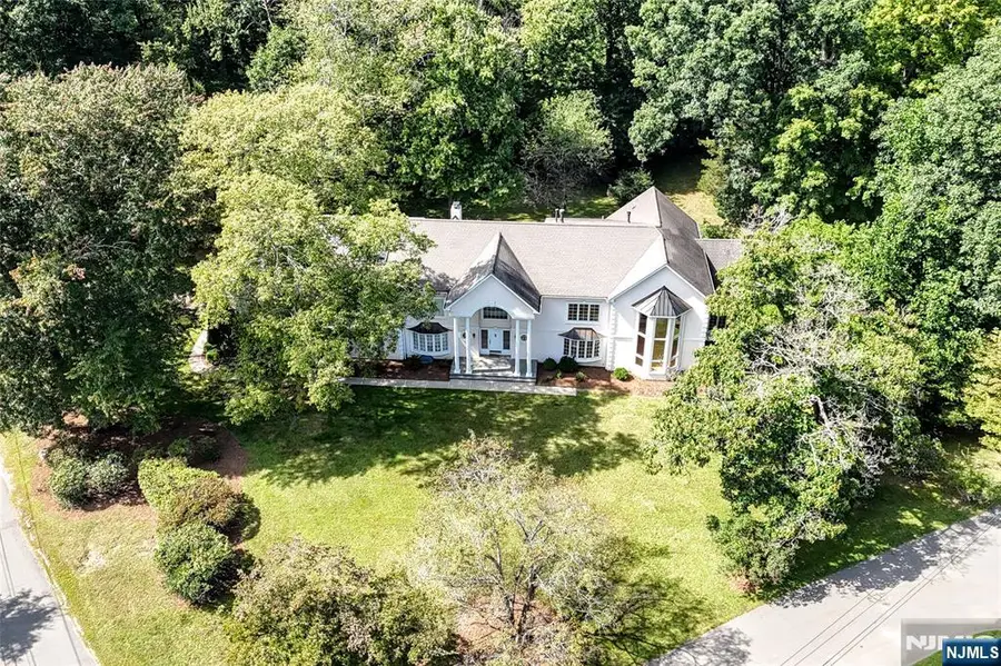3 Split Rock Road, Upper Saddle River, NJ 07458 - #2