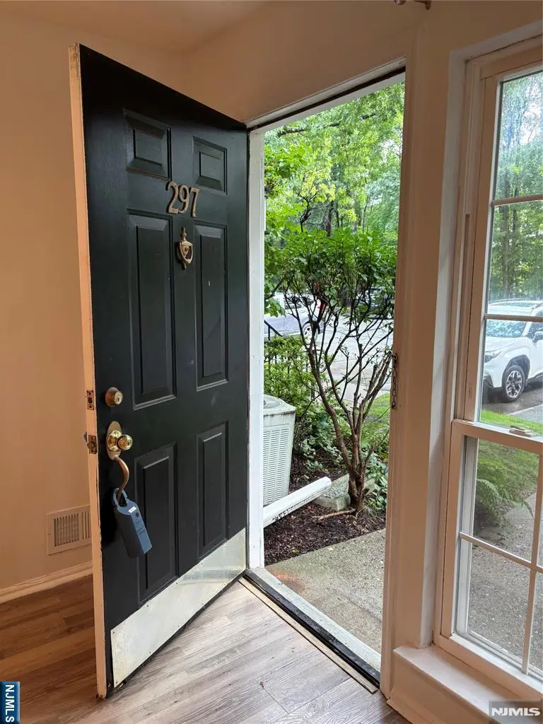 297 Larch Lane, Mahwah, NJ 07430 - #2