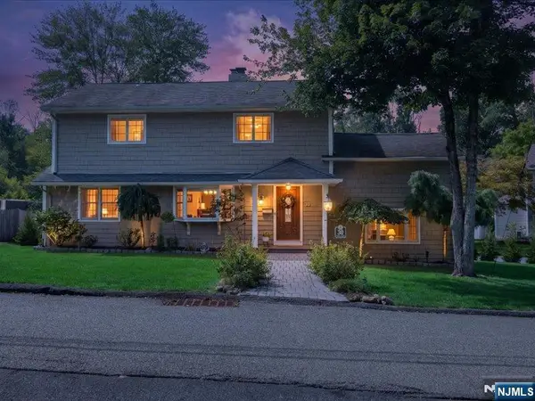 30 Laurel Drive, Wayne, NJ 07470