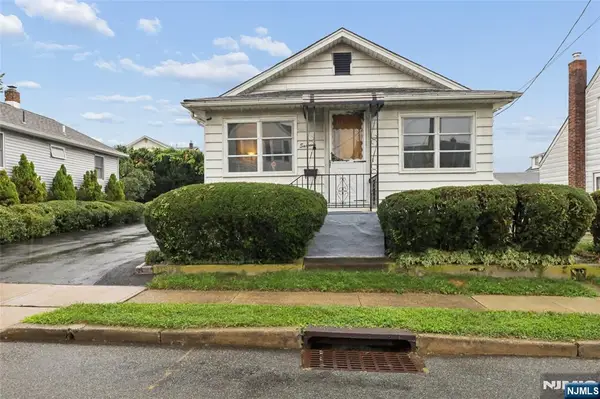 16 Lee Street, Elmwood Park, NJ 07407