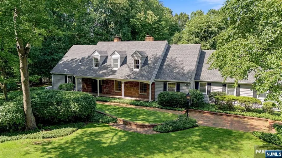 29 Hickory Hill, Montvale, NJ 07645 - #2
