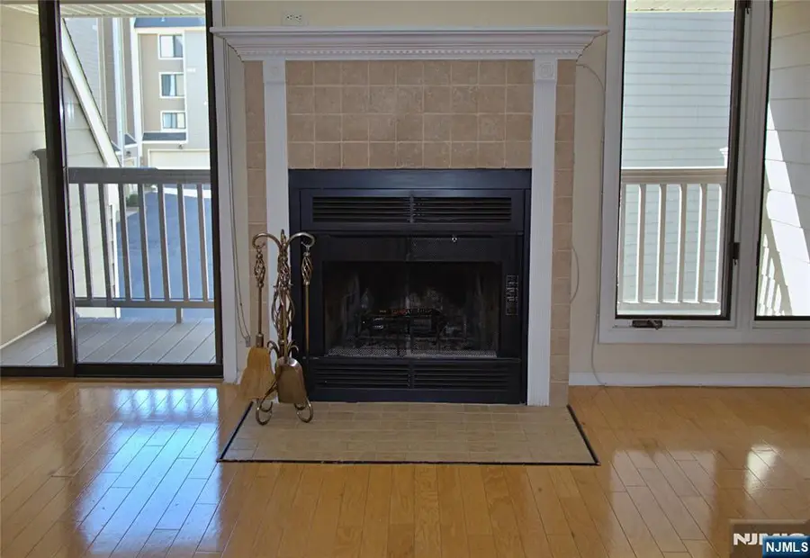 910 River Renaissance C10, East Rutherford, NJ 07073 - #3