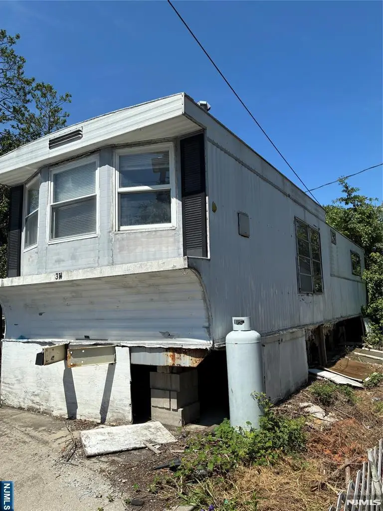 3 W 5th, Moonachie, NJ 07074 - #3