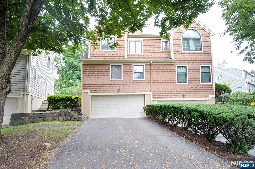 27 Tanager Court, Wayne, NJ 07470 - #1