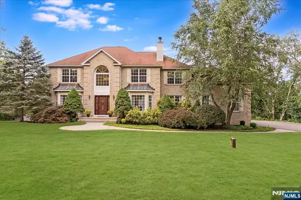 15 Dana Drive, Lafayette, NJ 07848