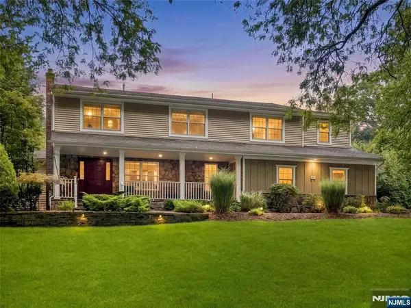 44 Barrett Lane, Wyckoff, NJ 07481