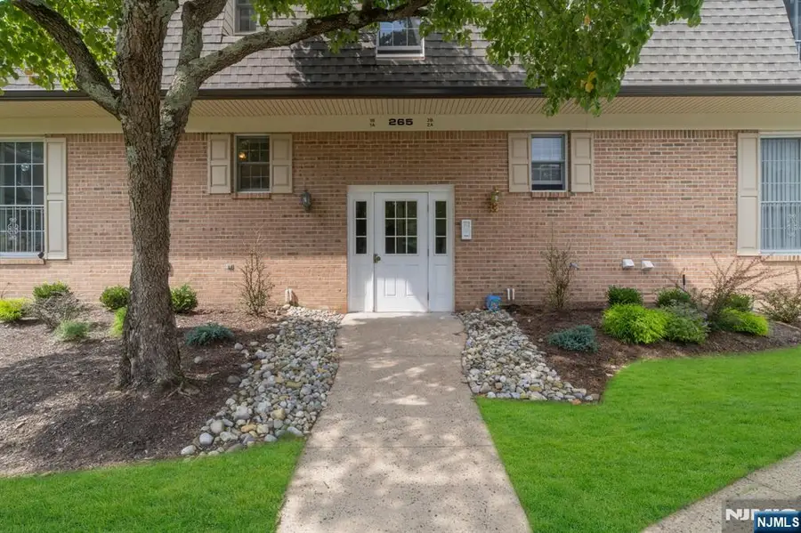 265 Collignon Way 1A, River Vale, NJ 07675 - #3