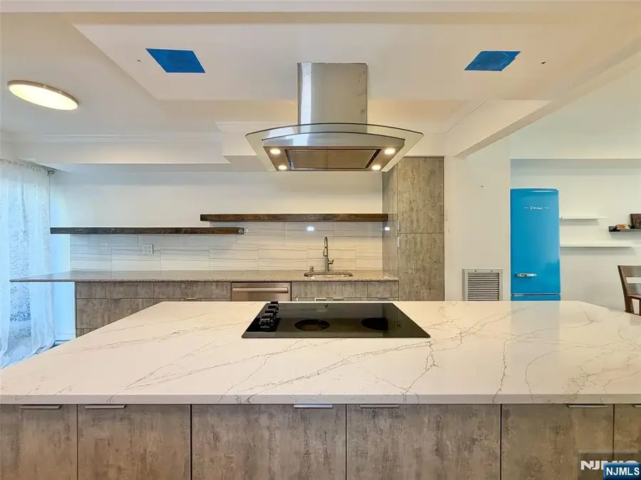 2330 5th Street 8, Fort Lee, NJ 07024 - #2